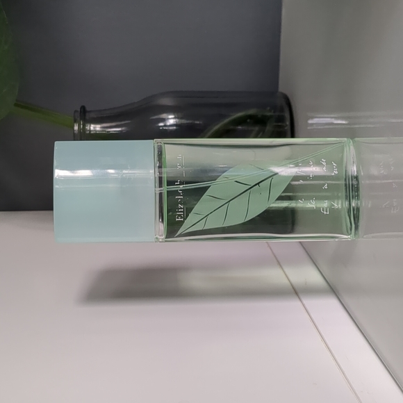 Elizabeth Arden lotus - Picture 1 of 3